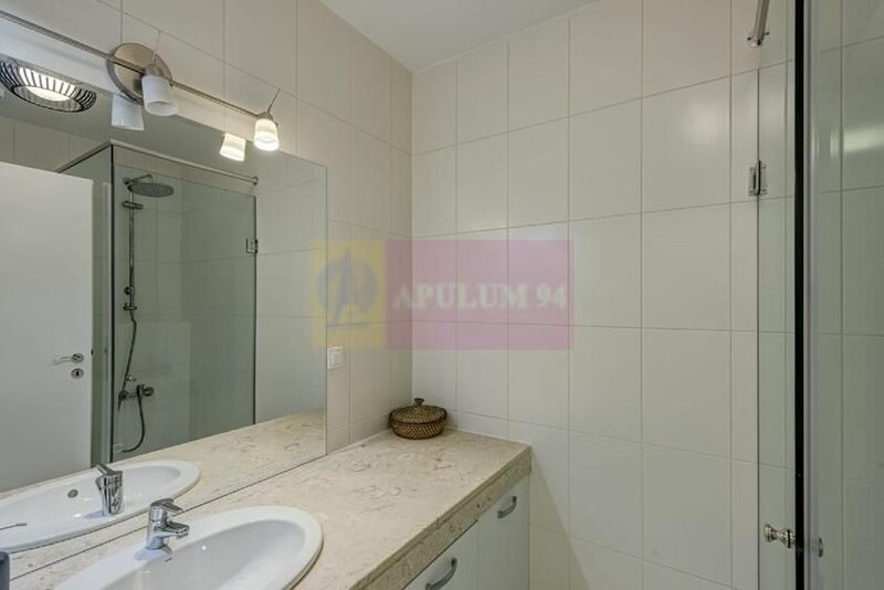 Vanzare apartament 4 camere in zona Calea Calarasilor,bloc nou