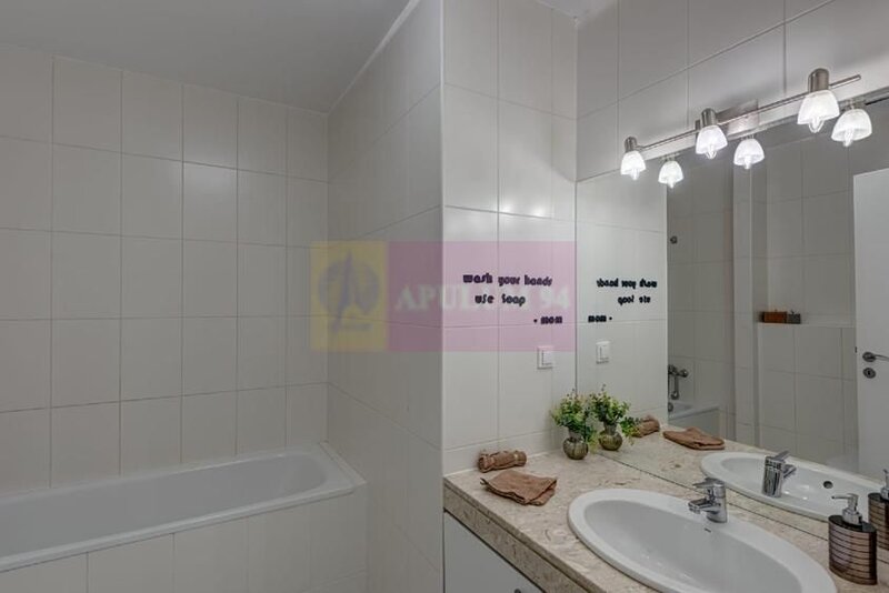 Vanzare apartament 4 camere in zona Calea Calarasilor,bloc nou